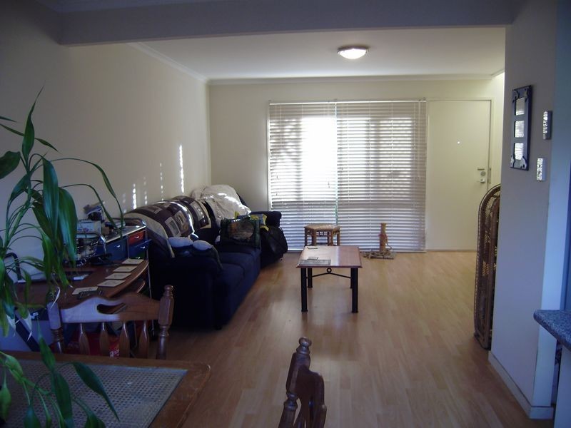 2/6 Parkridge Drive, Molendinar QLD 4214