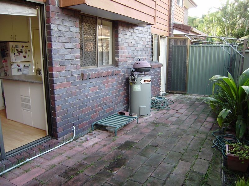 2/6 Parkridge Drive, Molendinar QLD 4214
