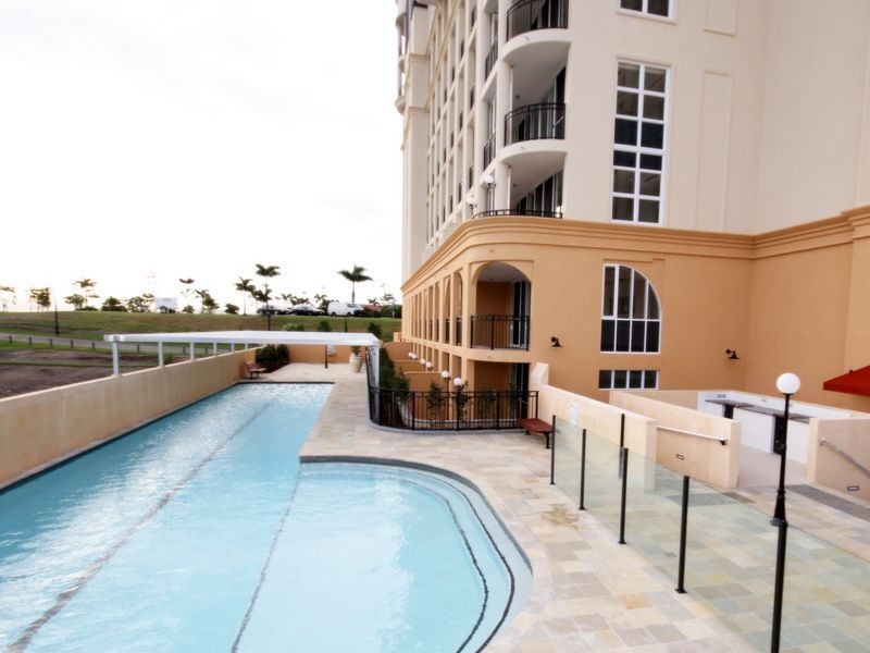 3024 The Boulevard Emerald Lakes, Carrara QLD 4211