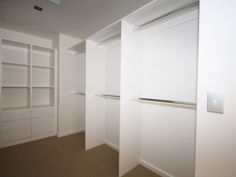 3024 The Boulevard Emerald Lakes, Carrara QLD 4211