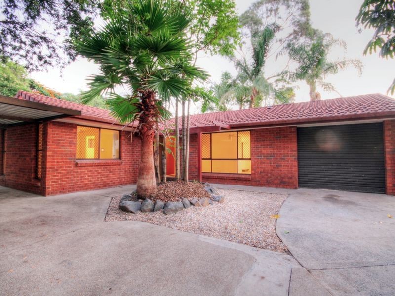 62 Alexander Drive, Highland Park QLD 4211