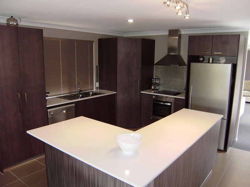 33 Bartlett Avenue, Nerang QLD 4211