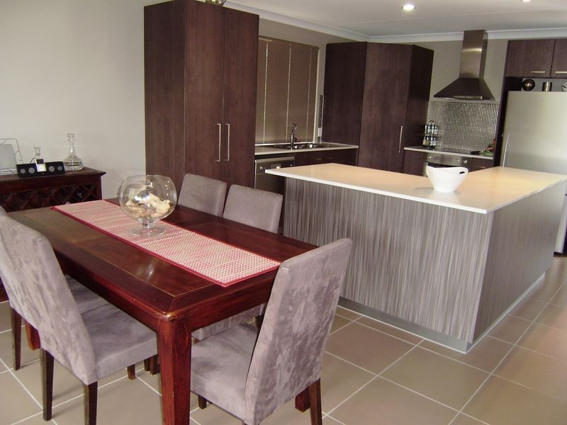 33 Bartlett Avenue, Nerang QLD 4211