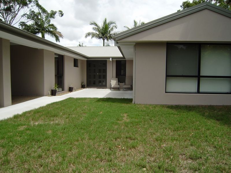 33 Bartlett Avenue, Nerang QLD 4211