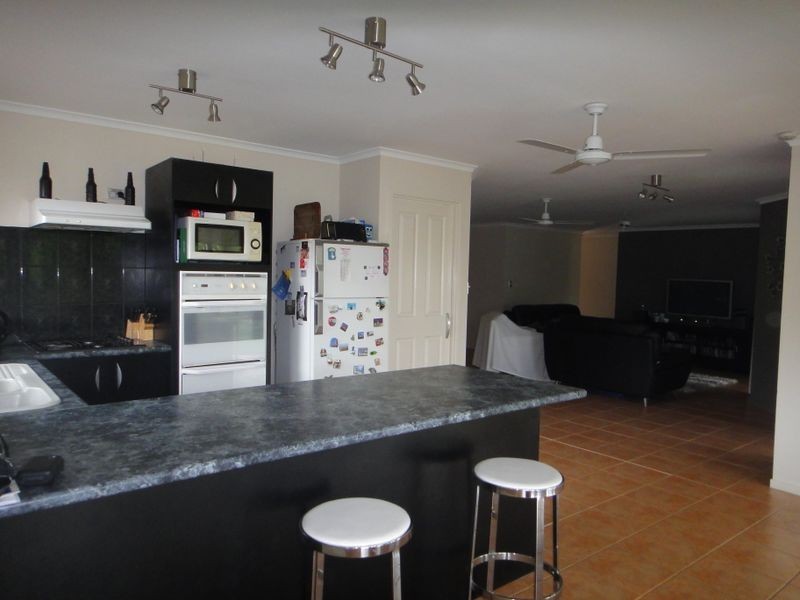 2 Bonin Close, Pacific Pines QLD 4211