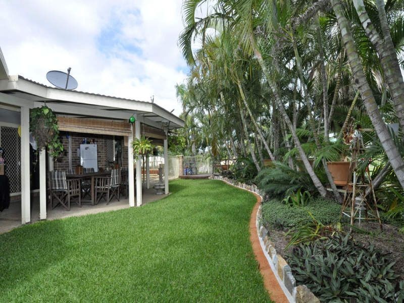2 Bonin Close, Pacific Pines QLD 4211
