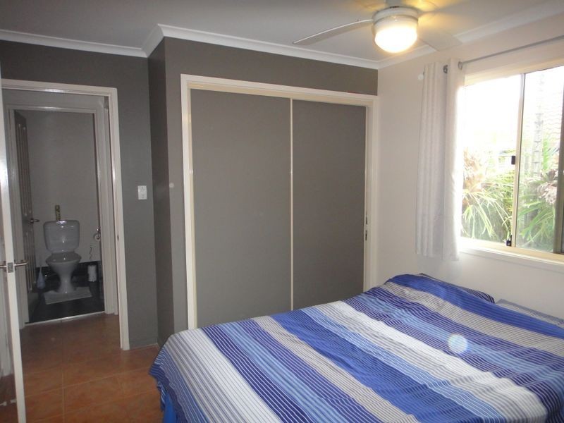 2 Bonin Close, Pacific Pines QLD 4211