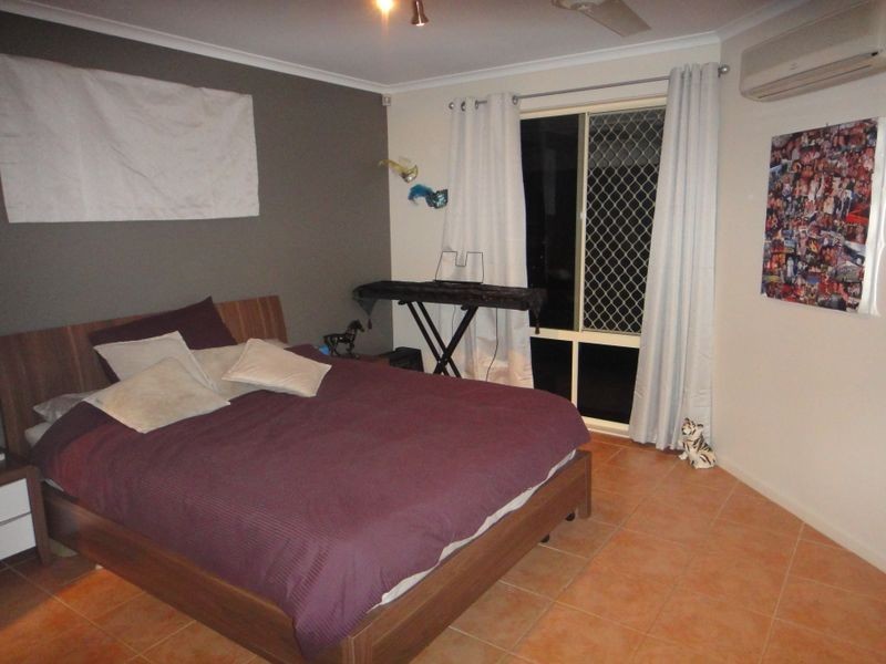 2 Bonin Close, Pacific Pines QLD 4211