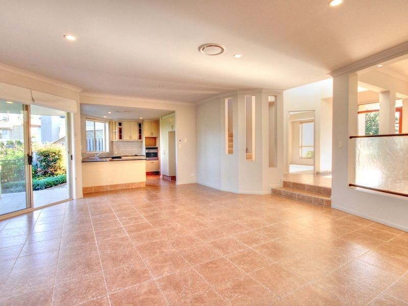 45 Riverwood Drive, Ashmore QLD 4214