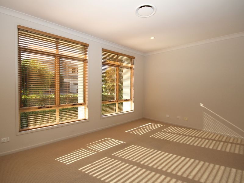 45 Riverwood Drive, Ashmore QLD 4214