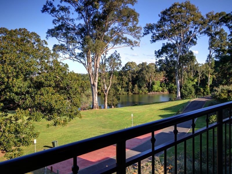 45 Riverwood Drive, Ashmore QLD 4214