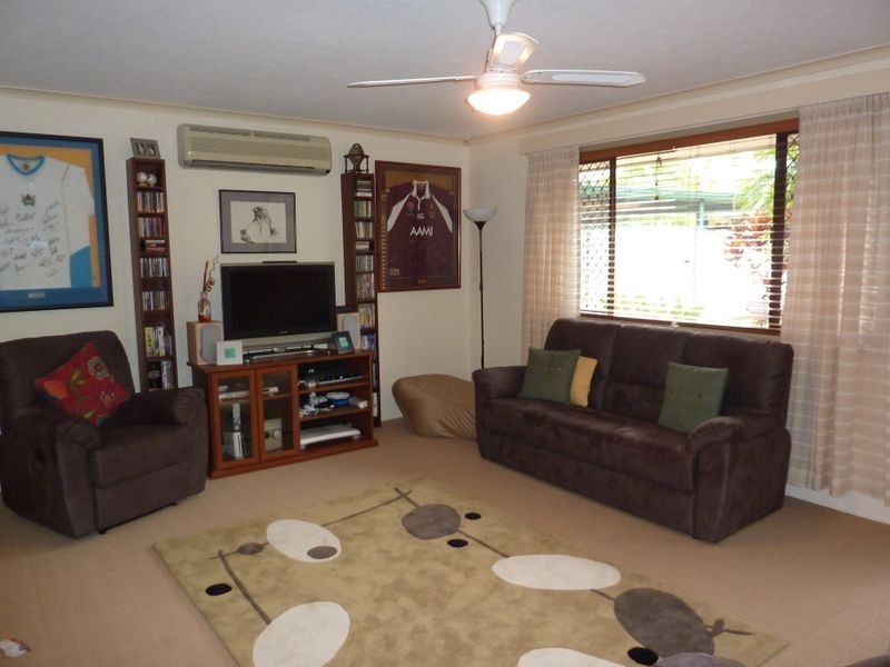 17 Guthrie Parade, Carrara QLD 4211