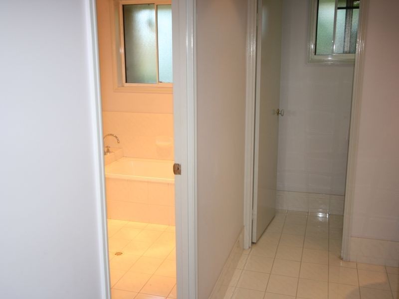 40 Hastings Crescent, Carrara QLD 4211