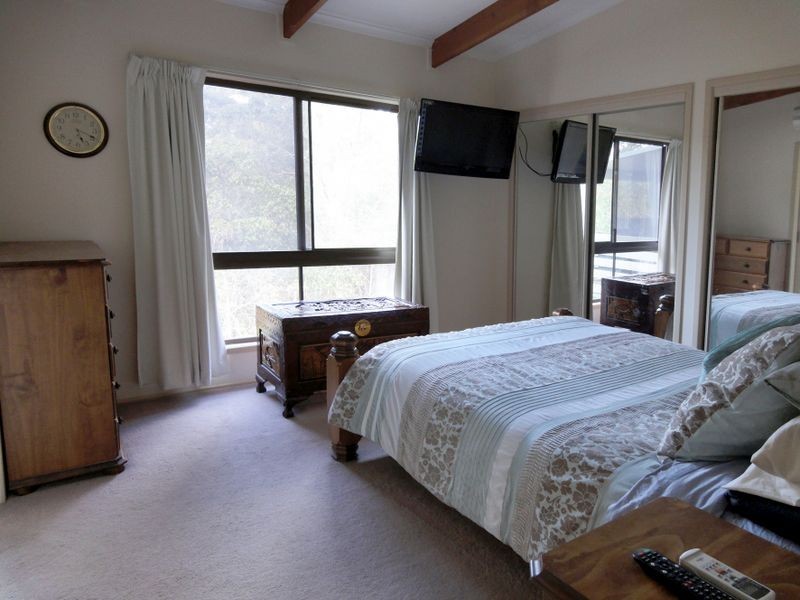 9 Trafalgar Street, Highland Park QLD 4211