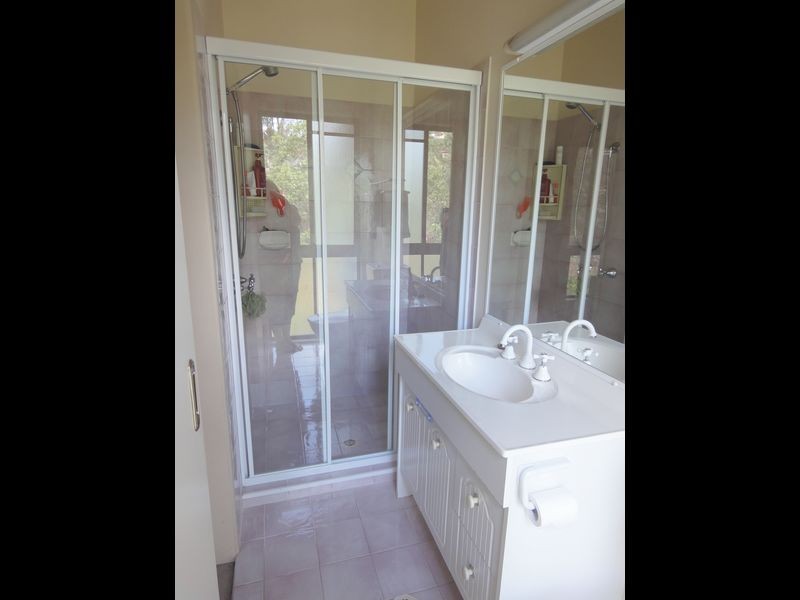 9 Trafalgar Street, Highland Park QLD 4211