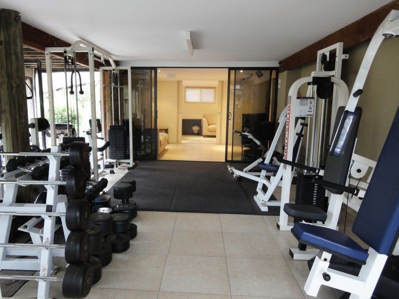 9 Trafalgar Street, Highland Park QLD 4211