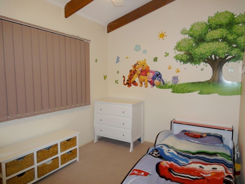 9 Trafalgar Street, Highland Park QLD 4211