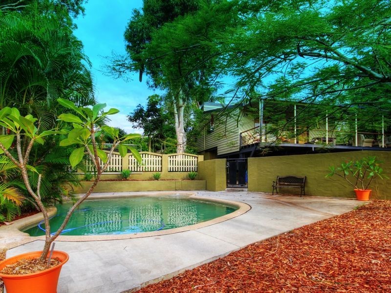 1 Minugh Court, Carrara QLD 4211