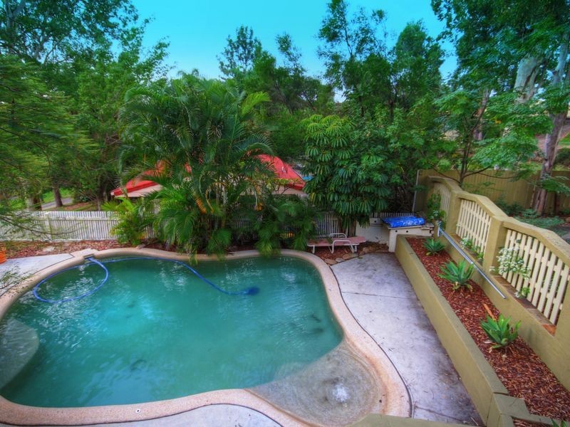1 Minugh Court, Carrara QLD 4211