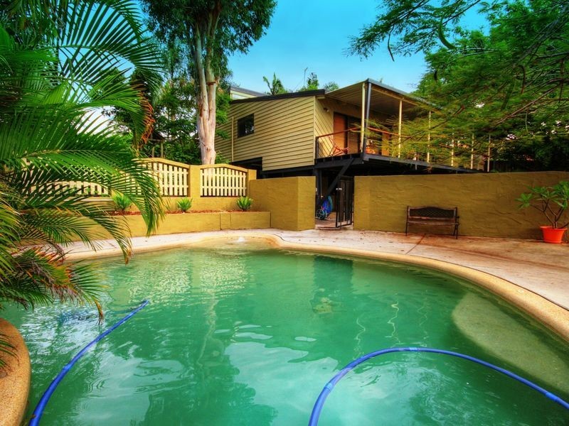 1 Minugh Court, Carrara QLD 4211