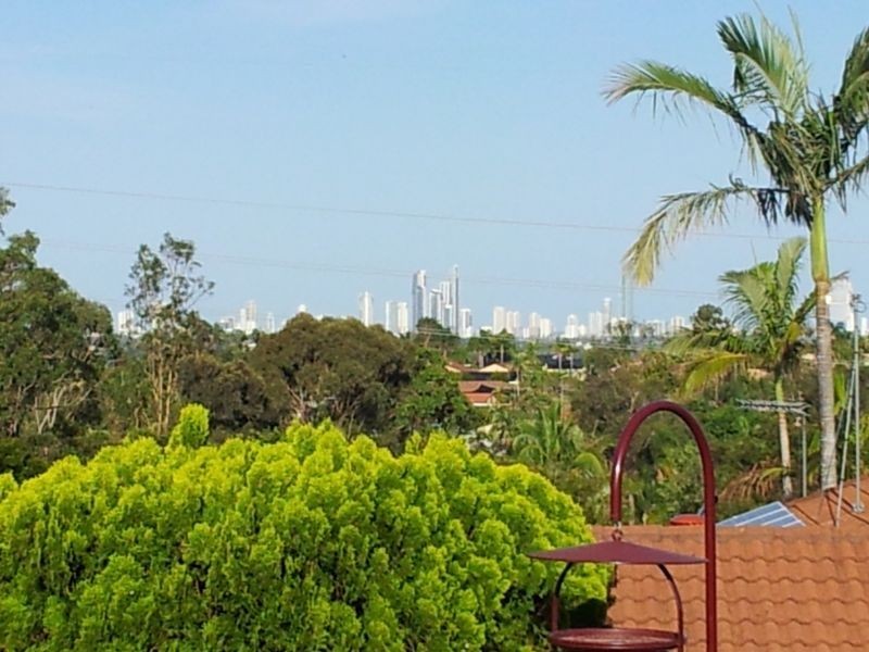 1 Jindabyne Court, Highland Park QLD 4211