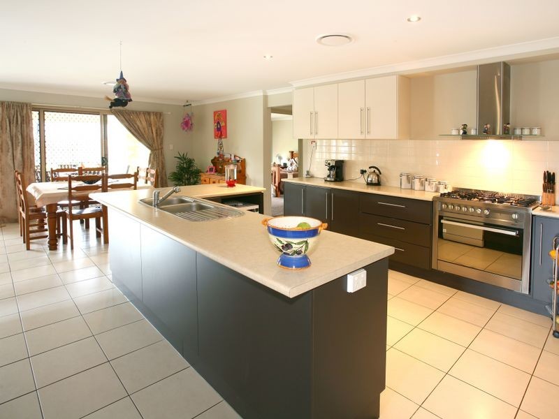 10 Creek Flat Road, Mount Nathan QLD 4211