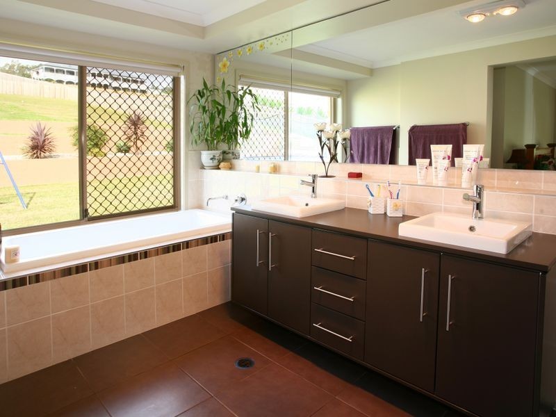 10 Creek Flat Road, Mount Nathan QLD 4211