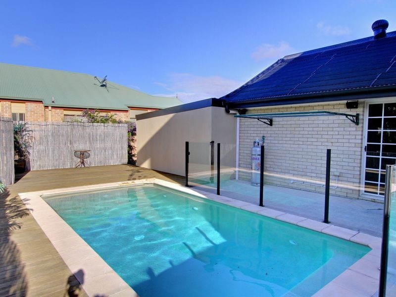 2 Ramada Place, Highland Park QLD 4211