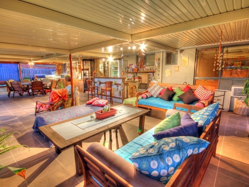 11 Bartlett Avenue, Nerang QLD 4211