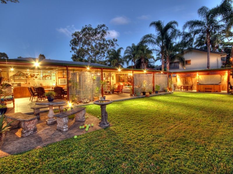 11 Bartlett Avenue, Nerang QLD 4211