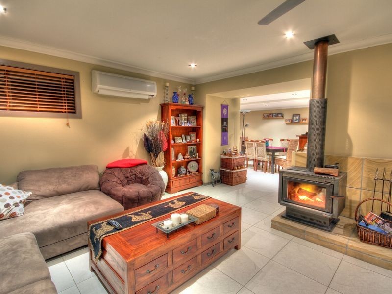 11 Bartlett Avenue, Nerang QLD 4211