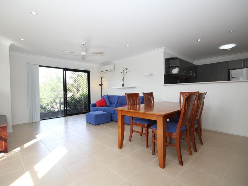 2/2 Abbey Rose Way, Nerang QLD 4211