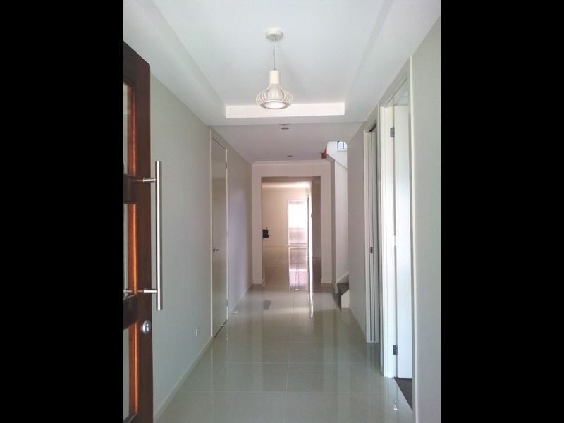 18 Chevron Rise, Highland Park QLD 4211