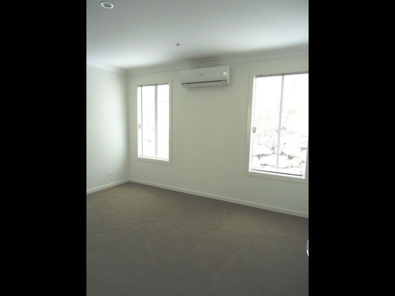 18 Chevron Rise, Highland Park QLD 4211