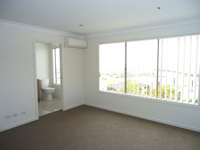 18 Chevron Rise, Highland Park QLD 4211