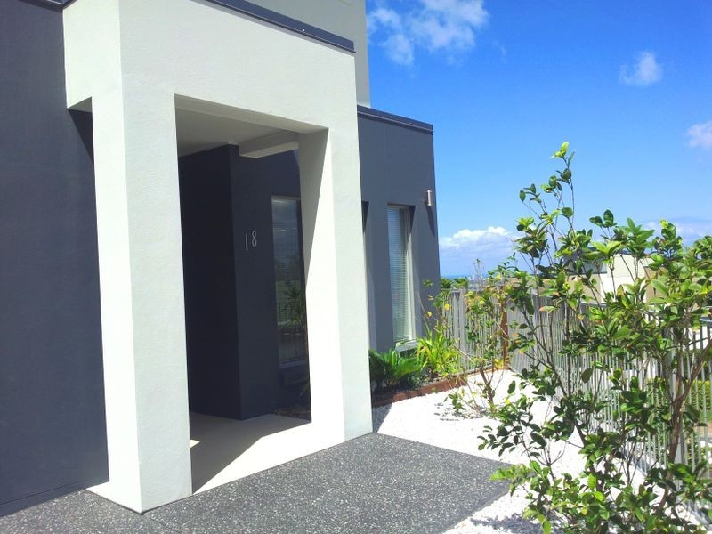 18 Chevron Rise, Highland Park QLD 4211