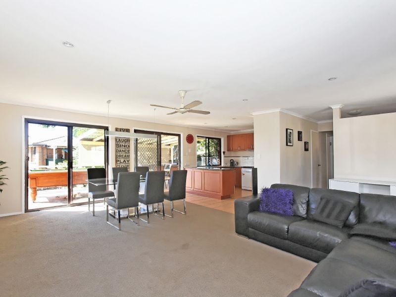 1 Kilmarnock Close, Highland Park QLD 4211