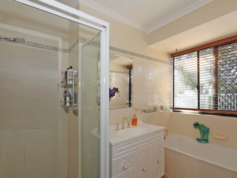 1 Kilmarnock Close, Highland Park QLD 4211