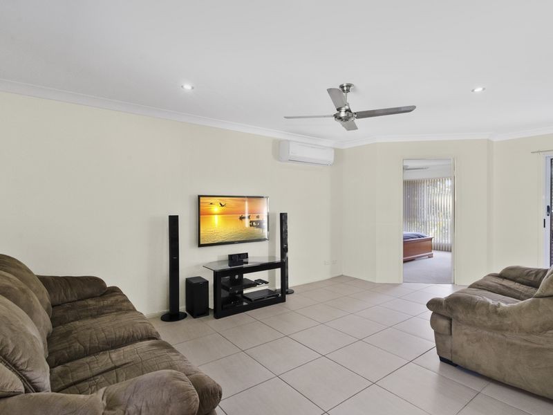 28 Tristania Way, Highland Park QLD 4211