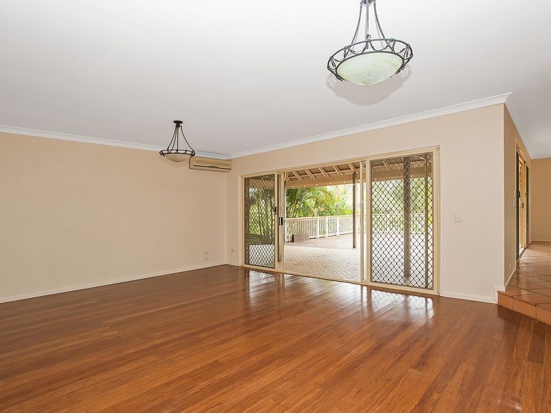 111 Hickey Way, Carrara QLD 4211