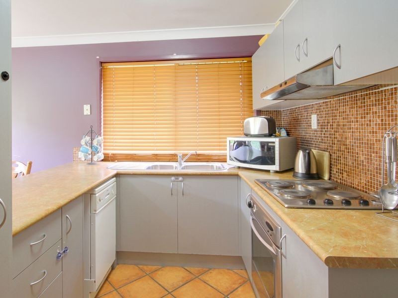 2/72 Paddington Drive, Carrara QLD 4211