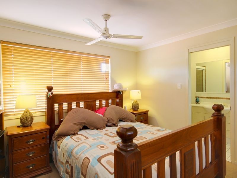 2/72 Paddington Drive, Carrara QLD 4211