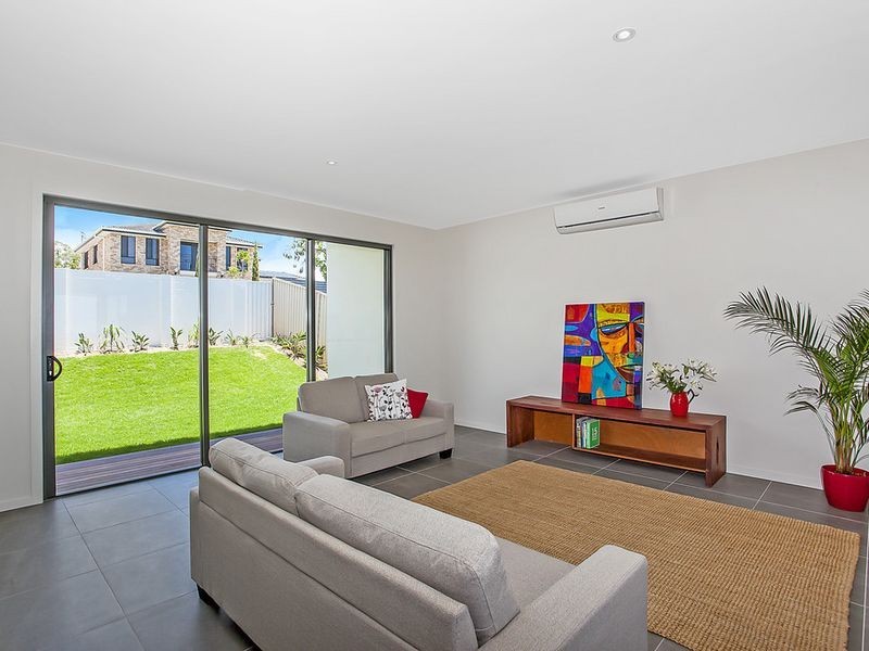 39 Tara Vista Boulevard, Highland Park QLD 4211