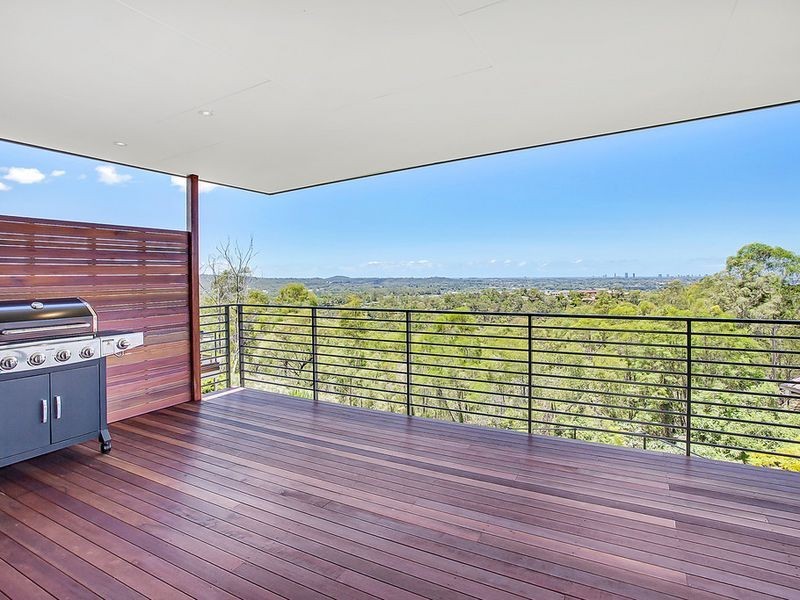 39 Tara Vista Boulevard, Highland Park QLD 4211