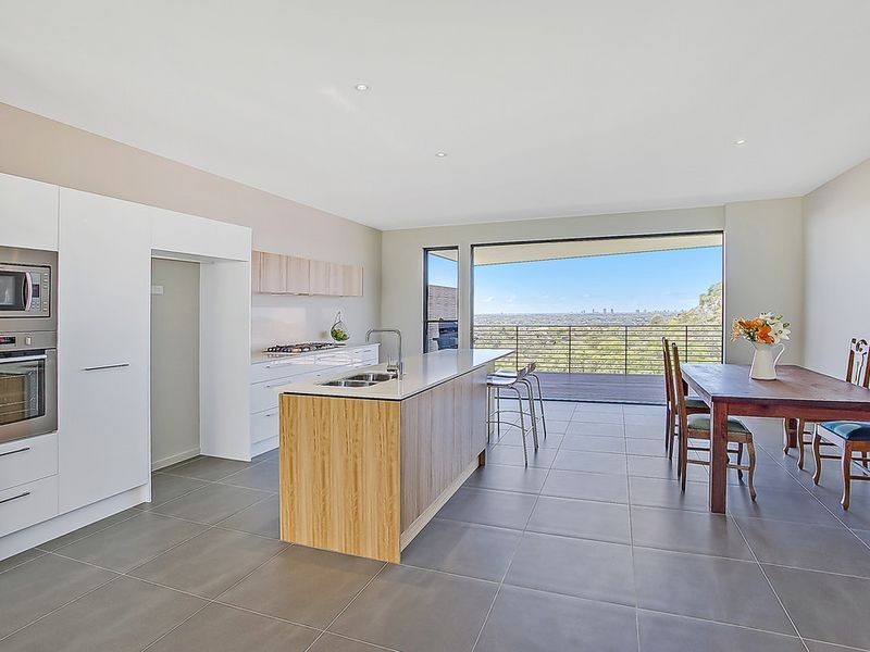 39 Tara Vista Boulevard, Highland Park QLD 4211