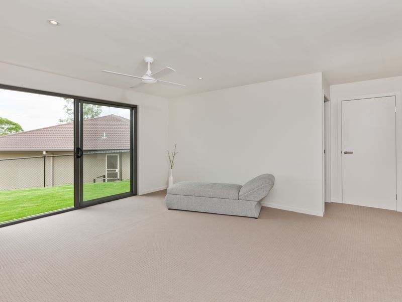 39 Tara Vista Boulevard, Highland Park QLD 4211