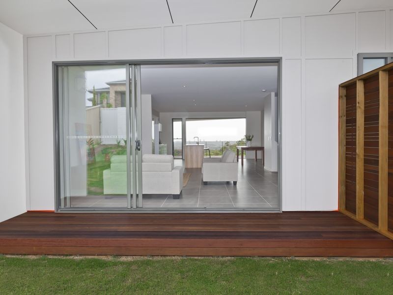 39 Tara Vista Boulevard, Highland Park QLD 4211