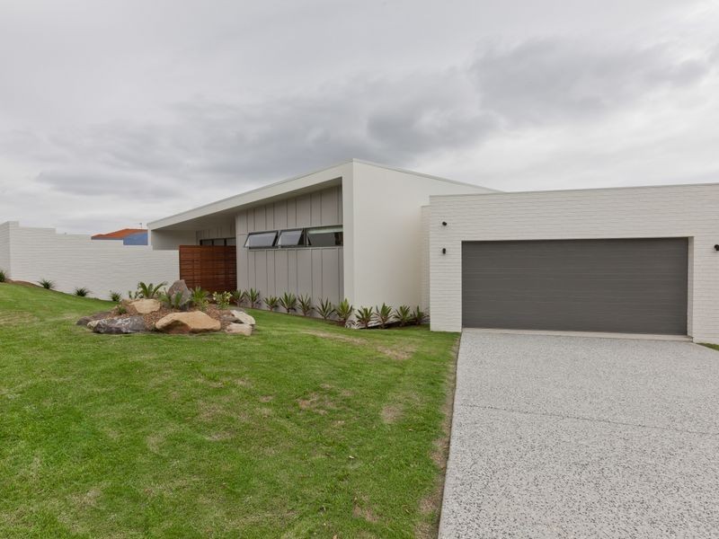 39 Tara Vista Boulevard, Highland Park QLD 4211