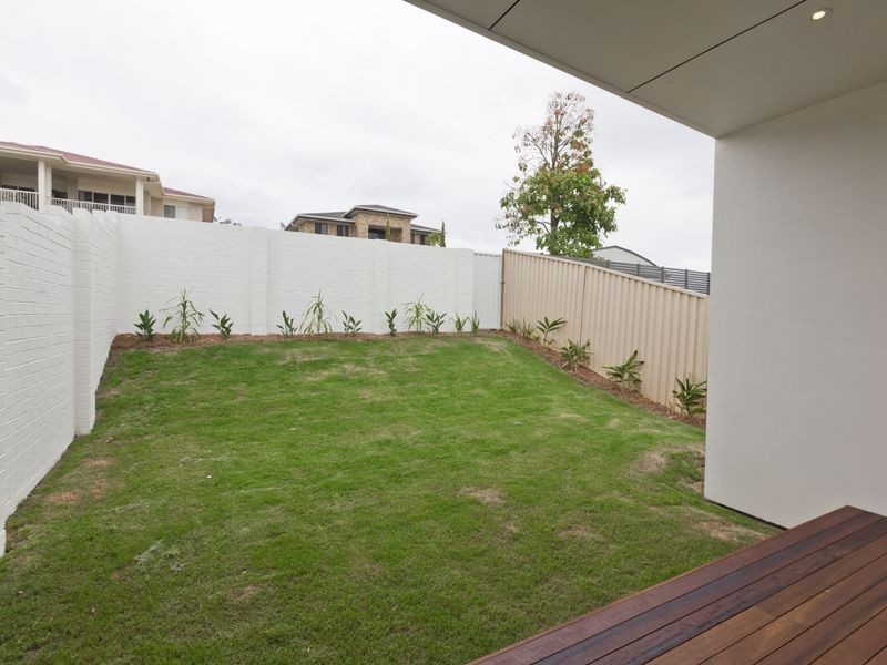 39 Tara Vista Boulevard, Highland Park QLD 4211