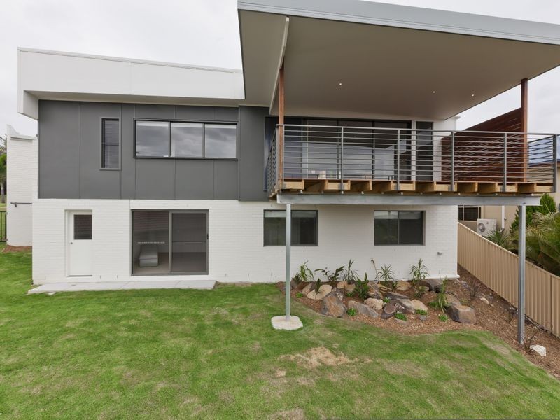 39 Tara Vista Boulevard, Highland Park QLD 4211